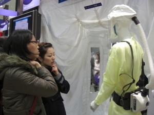 日本環境感染学会：ある企業の展示ブースでの写真その２